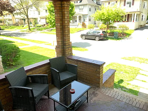 114-116 Laburnam Cres Photo 1