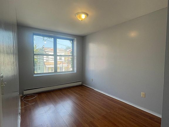 5th image of 205 Union St APT 9