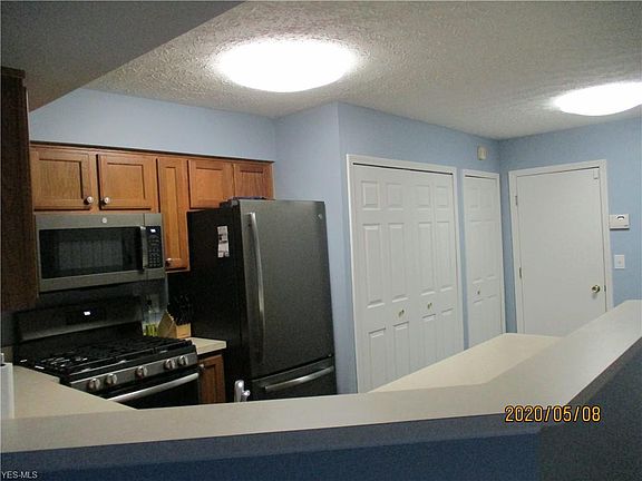 3rd image of 6748 Rockridge Ct