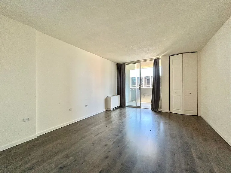 909 Logan St #9ER — Photo 14