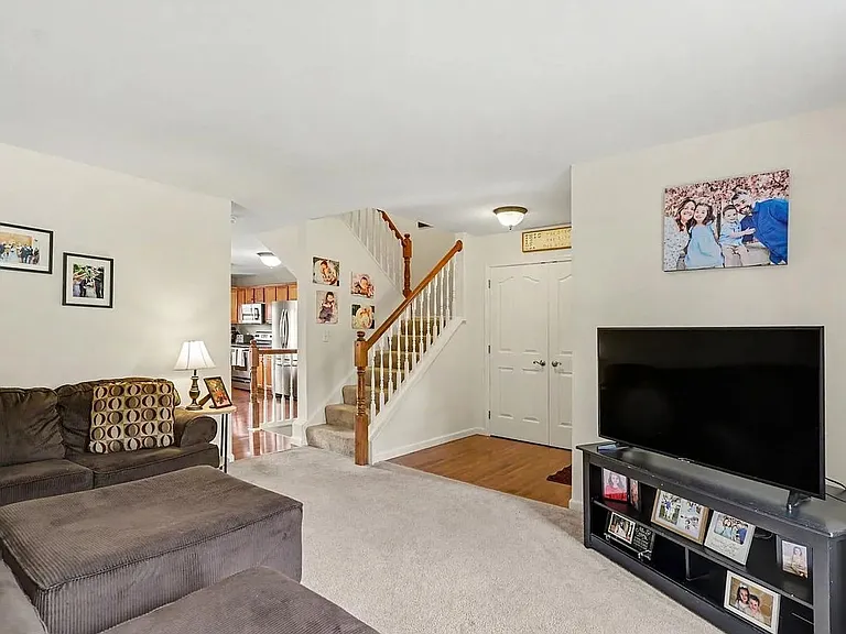 1212 Overlook Rd — Photo 5