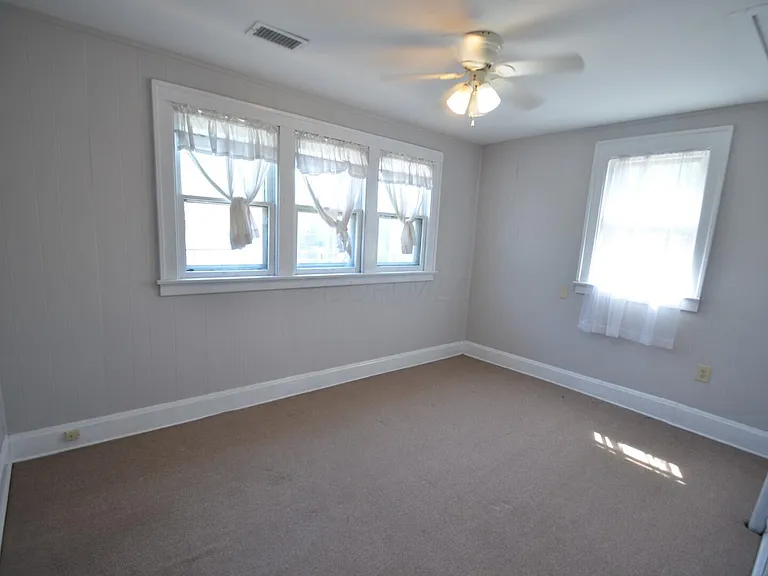 163 W 5th Ave — Photo 10