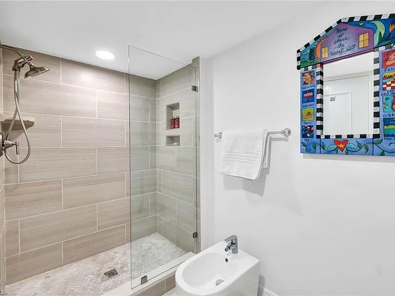 4041 Gulf Shore Blvd N #907 — Photo 27