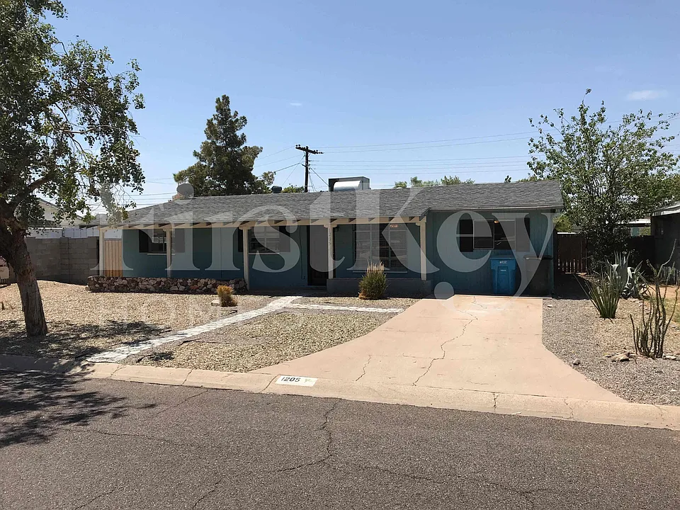1205 W Highland Ave