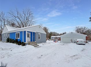 290 Vinona Ter, Commerce Township, MI 48382