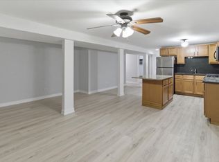 910 W Gunnison St, Chicago, IL 60640