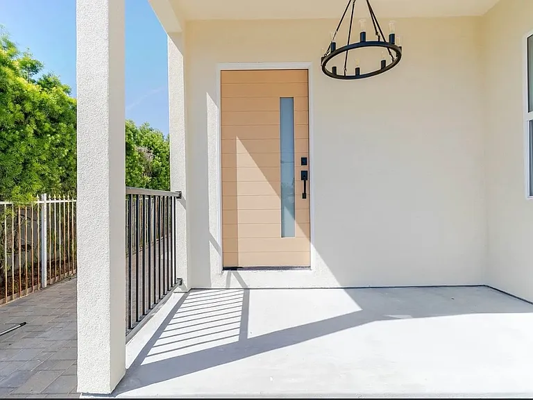 11911 Stagg St — Photo 2