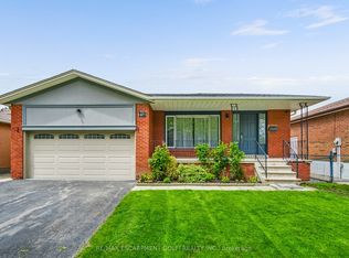 712 Vermouth Ave, Mississauga, ON L5A 3T3