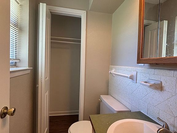 3rd image of 3402 Sagebrush Dr