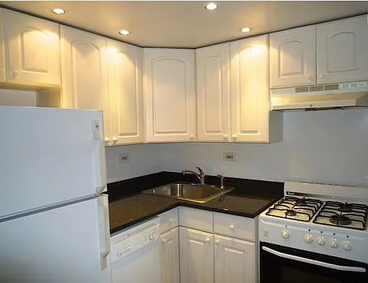 Rented by R New York | media 40