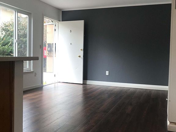 2nd image of 585 Mariposa Ave #3