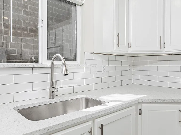 205 N Geneva Rd #13 — Photo 8