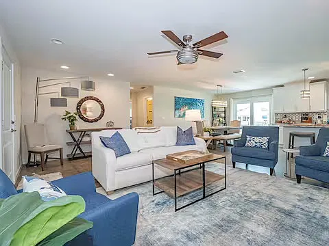 3 bed, 1560 sqft, $4,200 — Photo 2