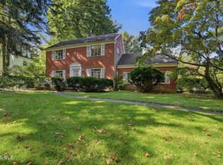 2239 Dundas Rd, Toledo, OH 43606