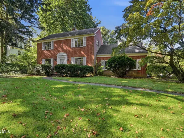 2239 Dundas Rd, Toledo, OH 43606