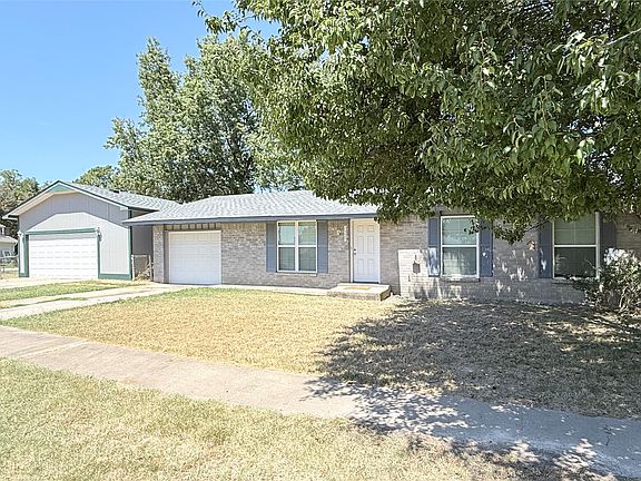 2nd image of 1329 NE 3rd Pl