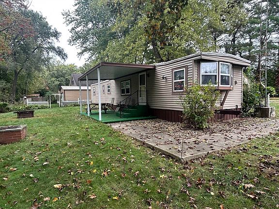 2nd image of 2961 N Tanner Rd #1