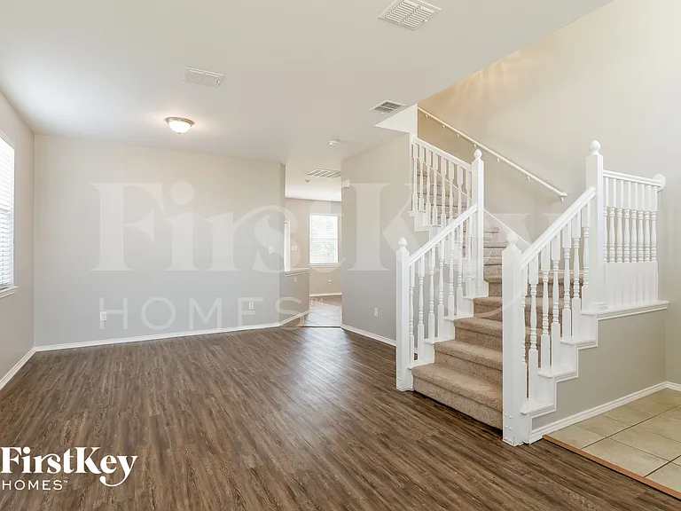 1412 Pine Ridge Rd — Photo 4