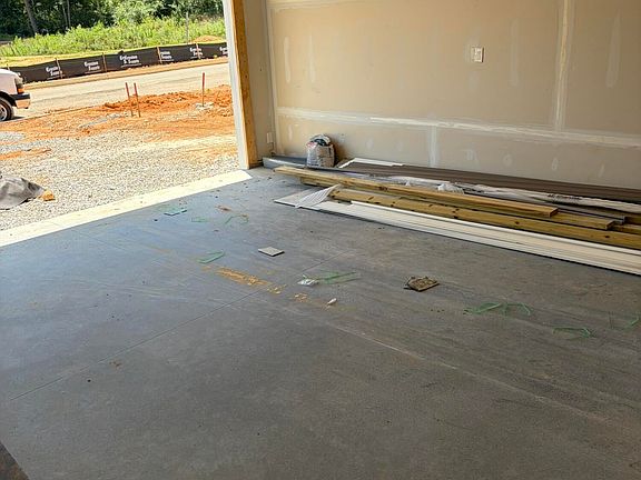 4th image of 3965 Crimson Clover Ln