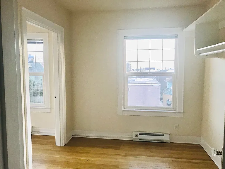 Washington Irving Apartments — Photo 8