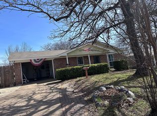 161 Rhoades St, Azle, TX 76020