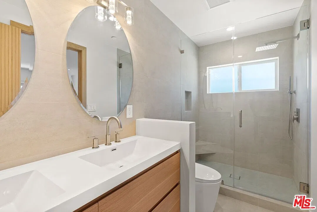 3 bed, 2.5 bath, 1458 sqft, $7,750 — Photo 1