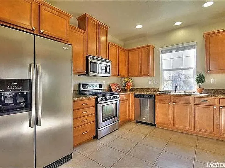 9035 Crescenda Ln — Photo 5