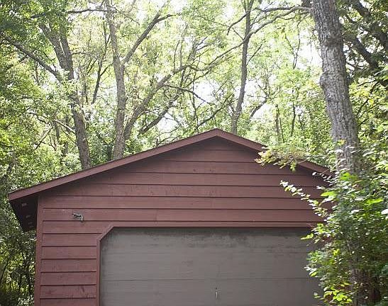 Detached Garage 