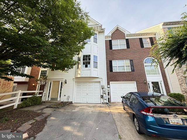 1st image of 12119 Sutton Ln