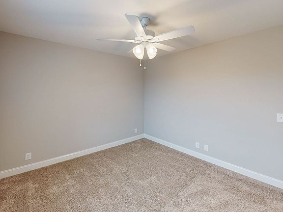 5th image of 228 Donegal Dr
