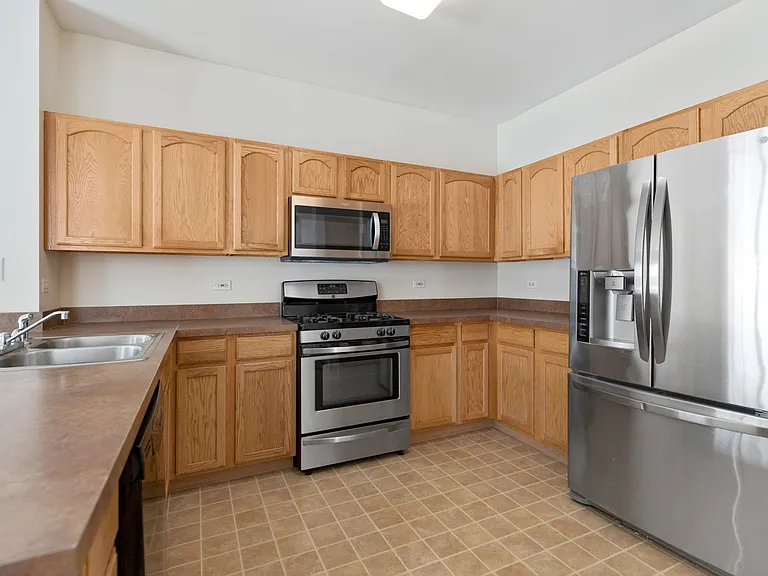 840 Amelia Ct — Photo 10