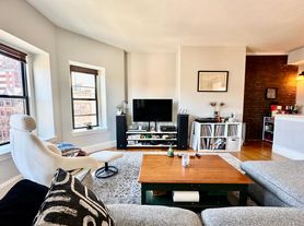 34 Gloucester St, Boston, MA