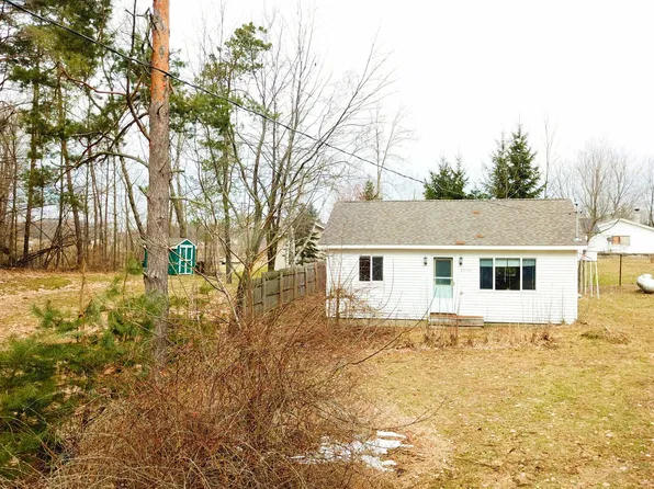 8956 Lakeview Blvd, Rodney, MI 49342
