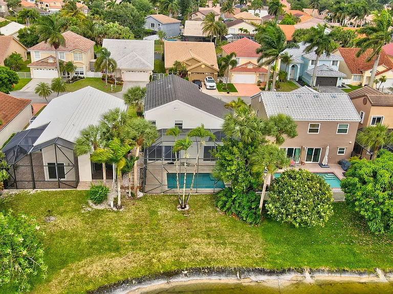 21391 Millbrook Ct — Photo 9