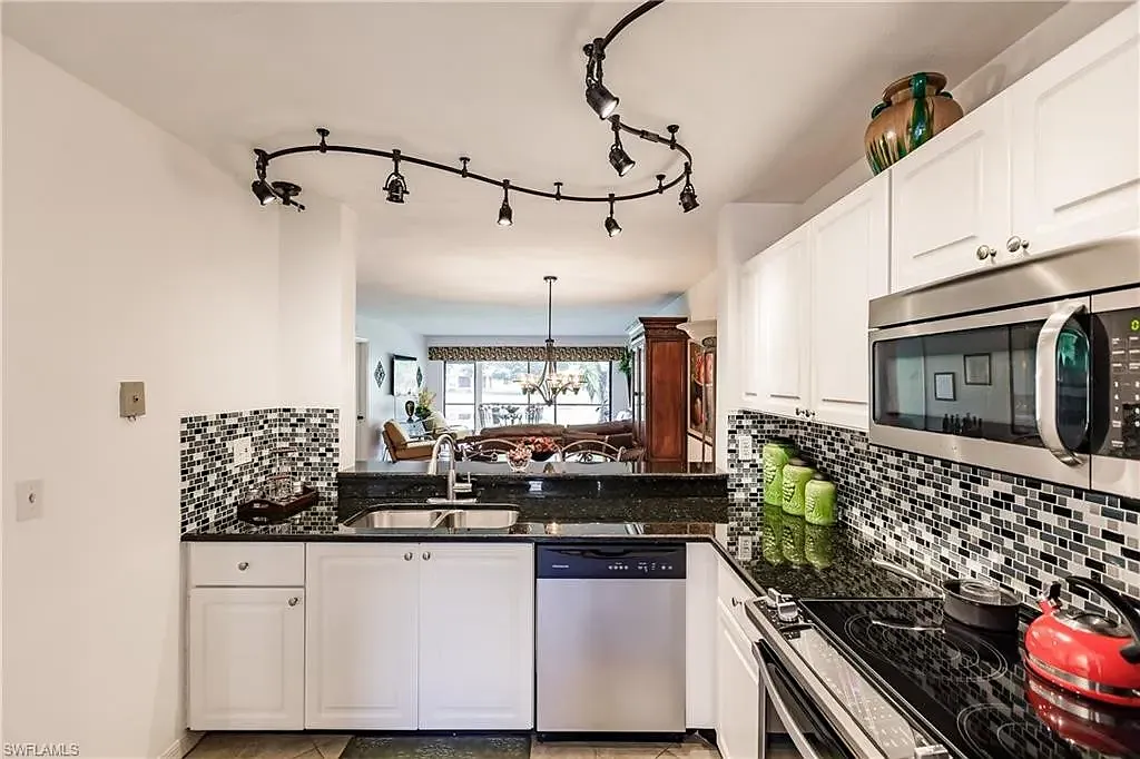 2 bed, 1245 sqft, $2,450 — Photo 3
