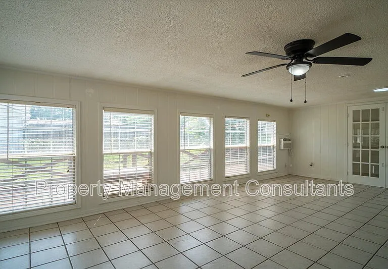 2524 Chickasaw Dr — Photo 18