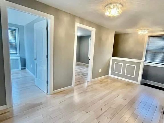 3rd image of 146 Colonial Ave #2