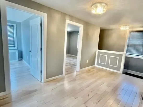 (undisclosed Address), Mineola, NY 11501