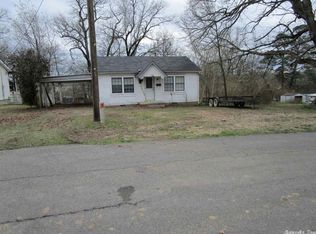 1107 S 9th St, Mena, AR 71953