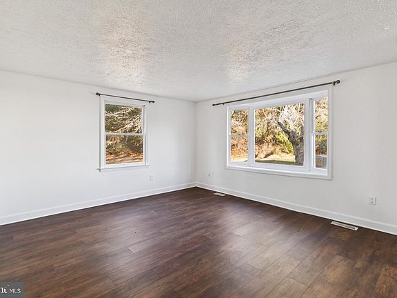 3rd image of 20801 Harlequin Ln