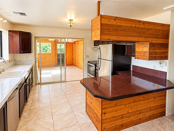 3rd image of 2846 Omaopio Rd #A