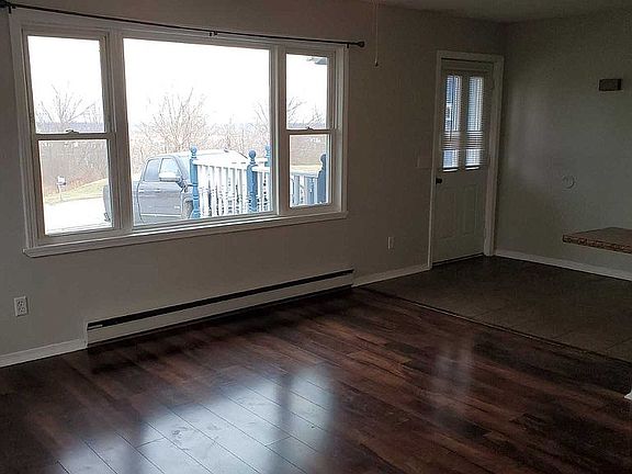 5th image of 5135 Silvernail Dr #W