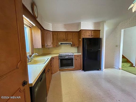 4th image of 1509 Grampian Blvd
