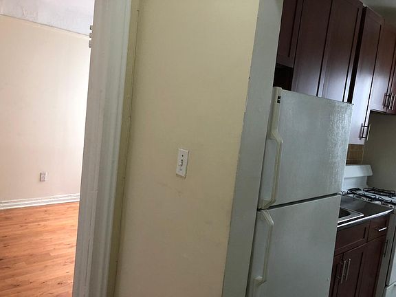2nd image of 2234 Ocean Ave #72