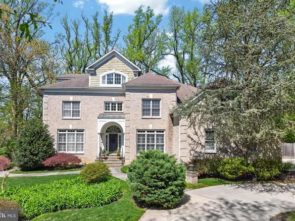 5807 Grosvenor Ln, Bethesda, MD 20814