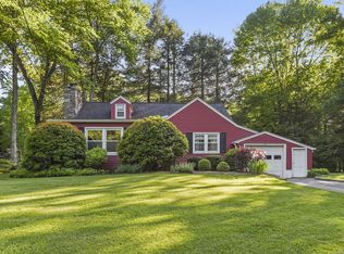 75 Lakeside Rd, Mount Kisco, NY 10549