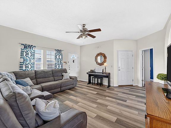 5th image of 1728 W Dallas St