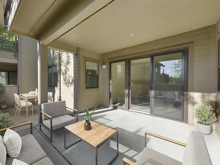 Larkspur Courts — Photo 13