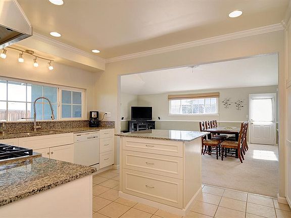 4th image of 4749 Tonino Dr
