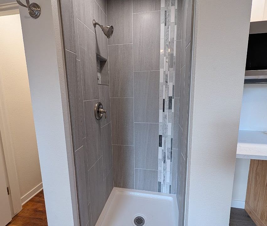 2nd image of 225 E Melrose St #103